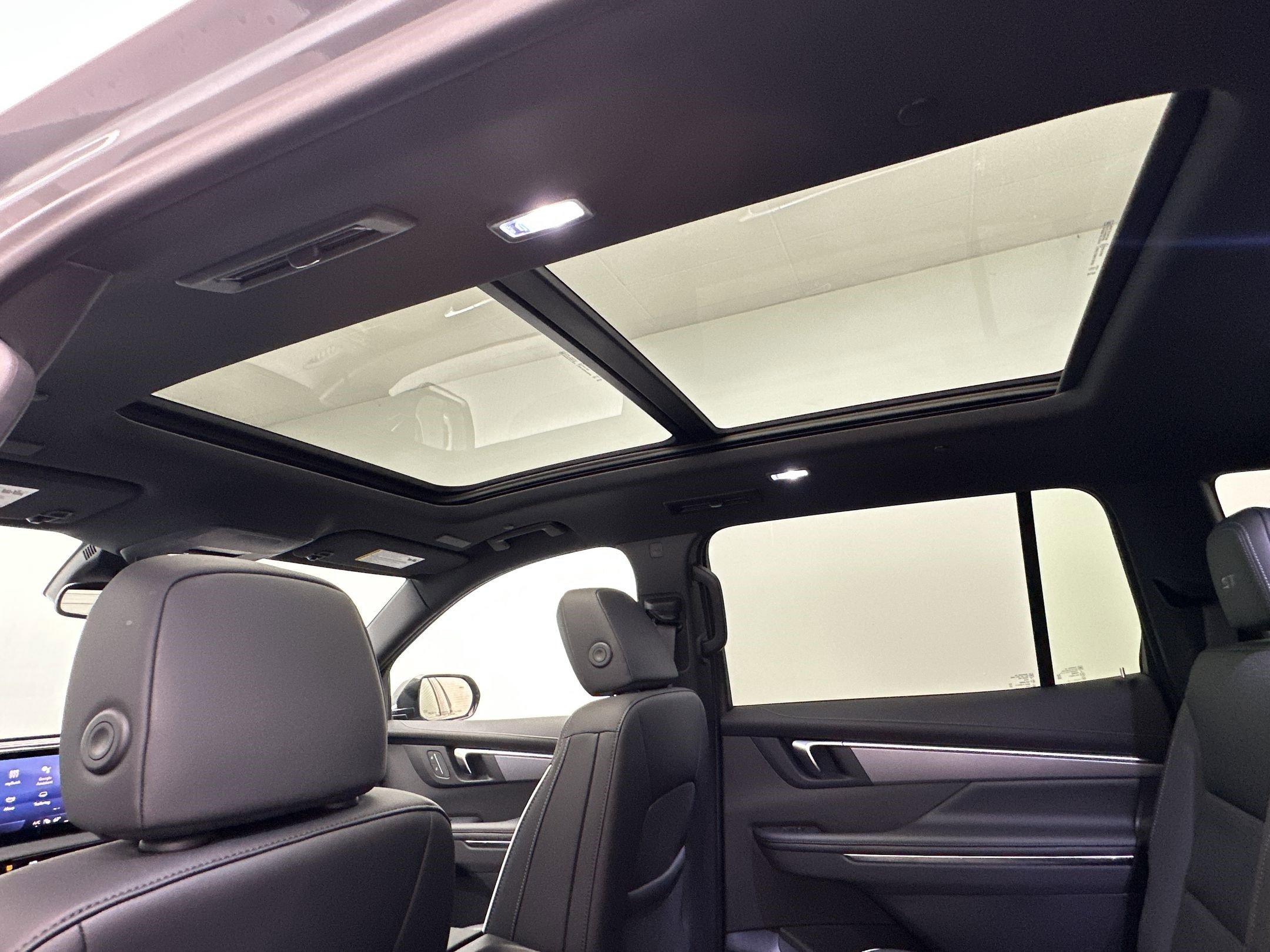 Used 2025 Buick Enclave Sport Touring AWD/4WD image 14