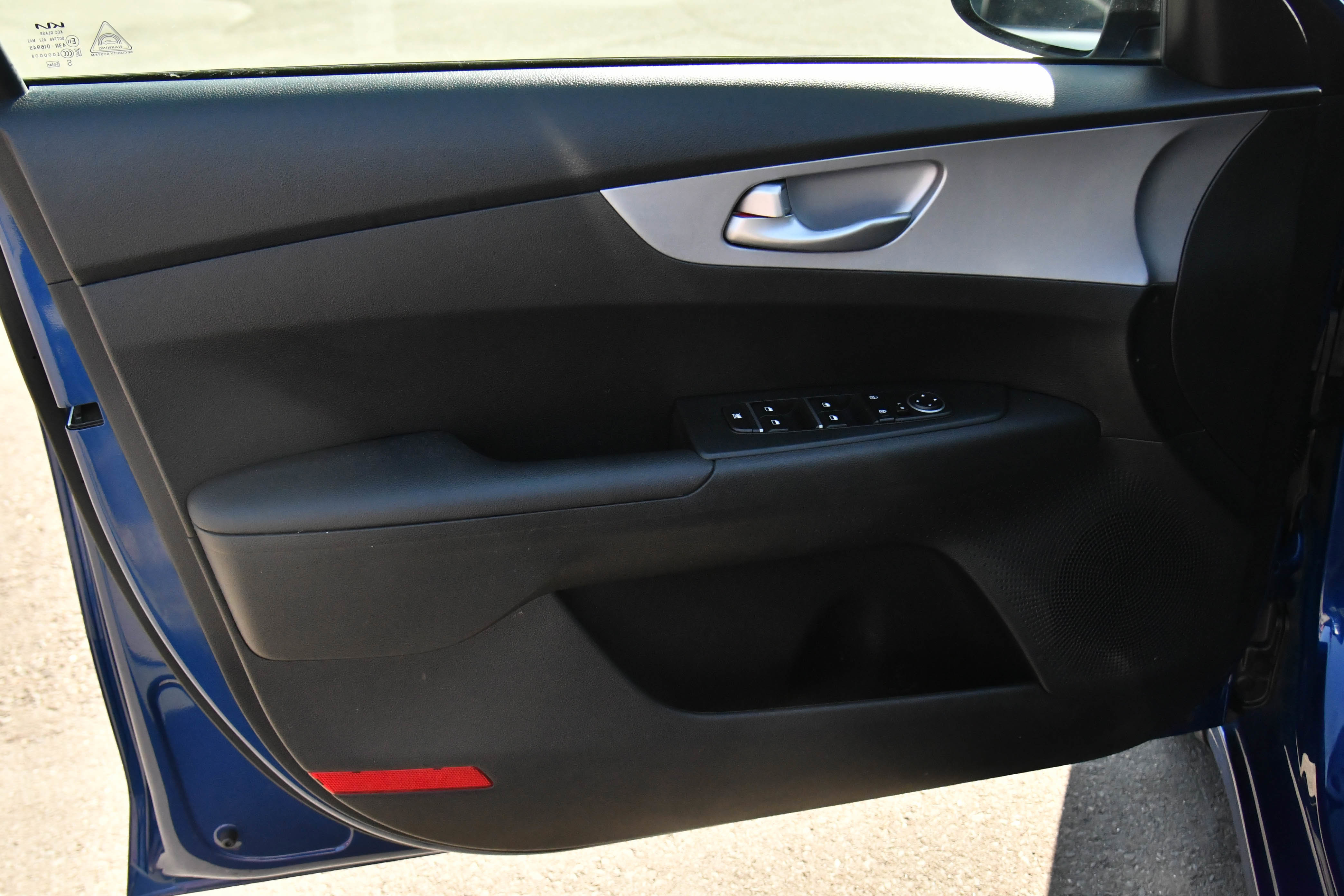 Used 2024 Kia Forte LXS w/ LXS Technology Package FWD image 14