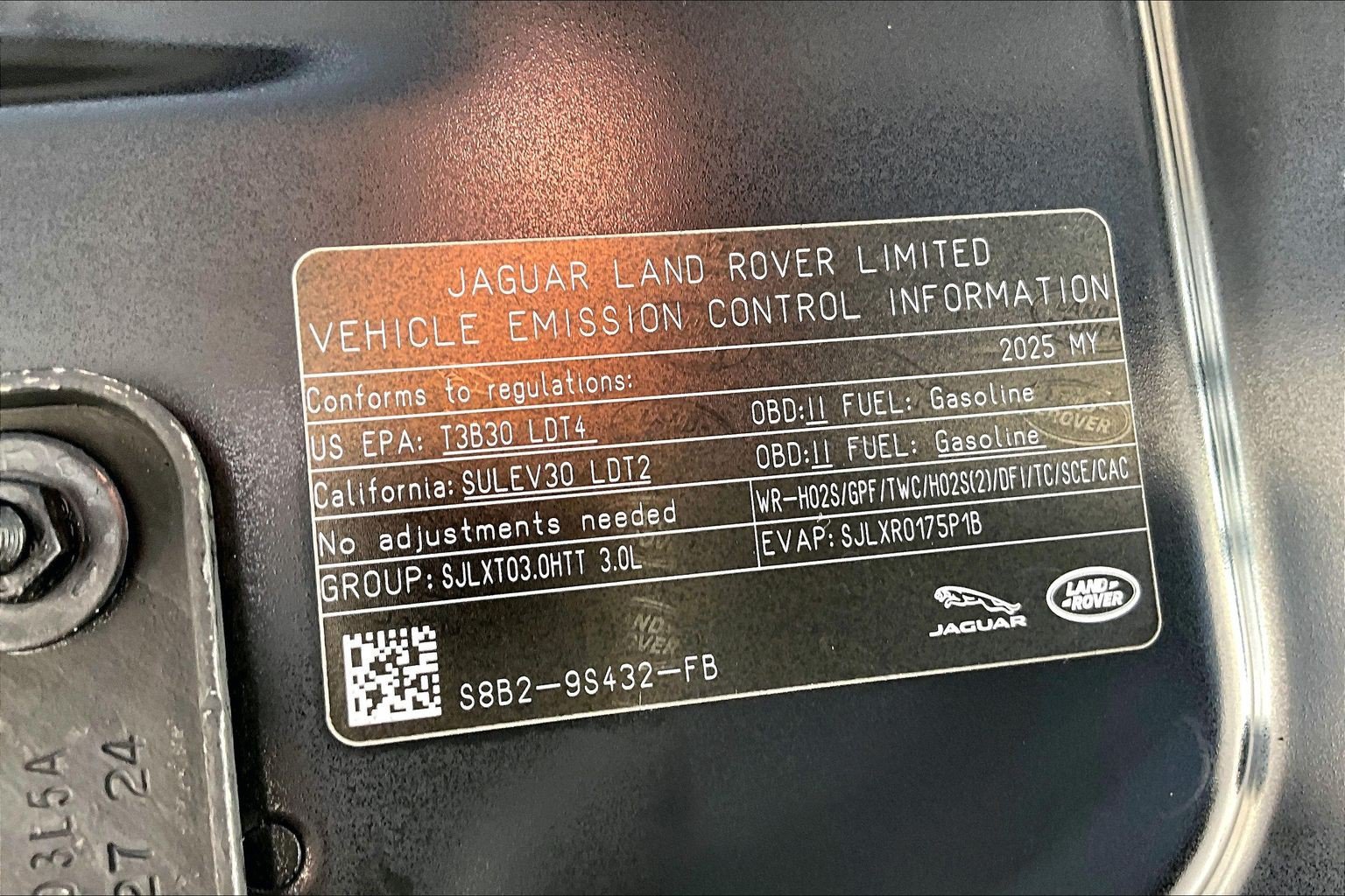 Used 2025 Land Rover Defender 110 X-Dynamic SE AWD/4WD image 31