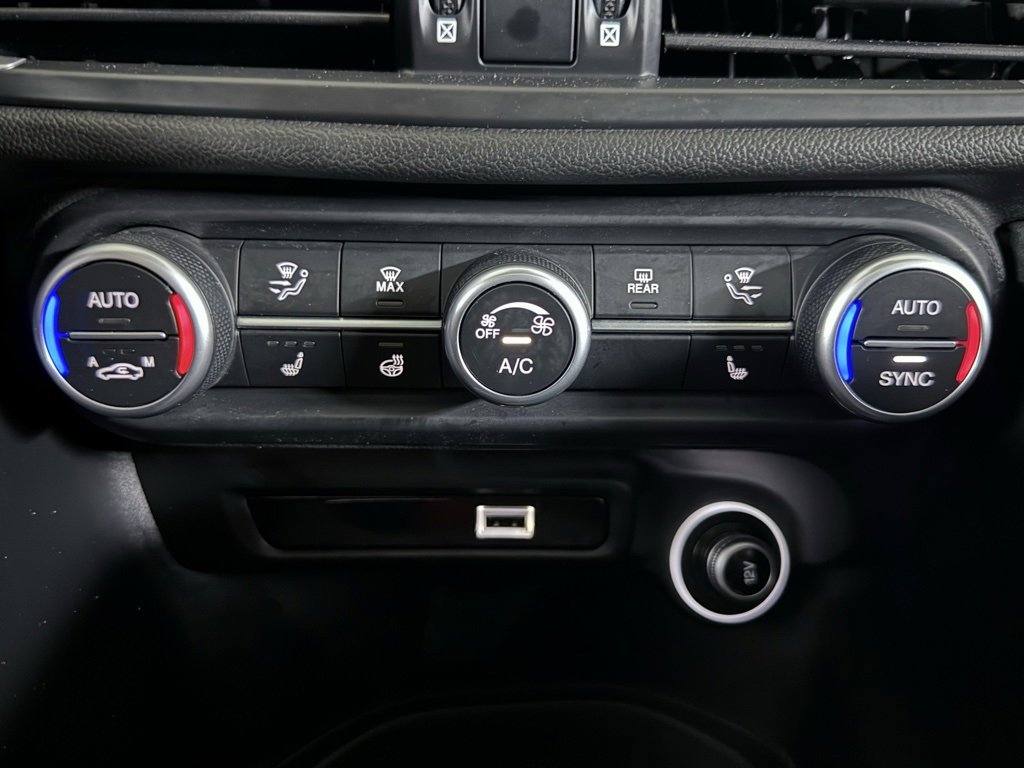 Used 2022 Alfa Romeo Giulia Veloce image 33