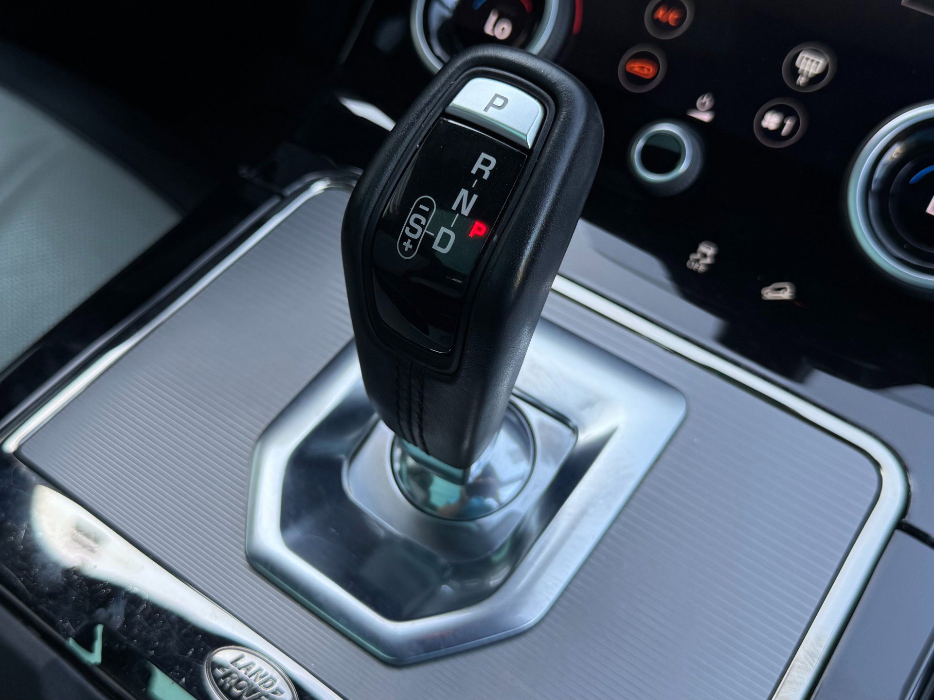 Used 2020 Land Rover Range Rover Evoque R-Dynamic SE image 36