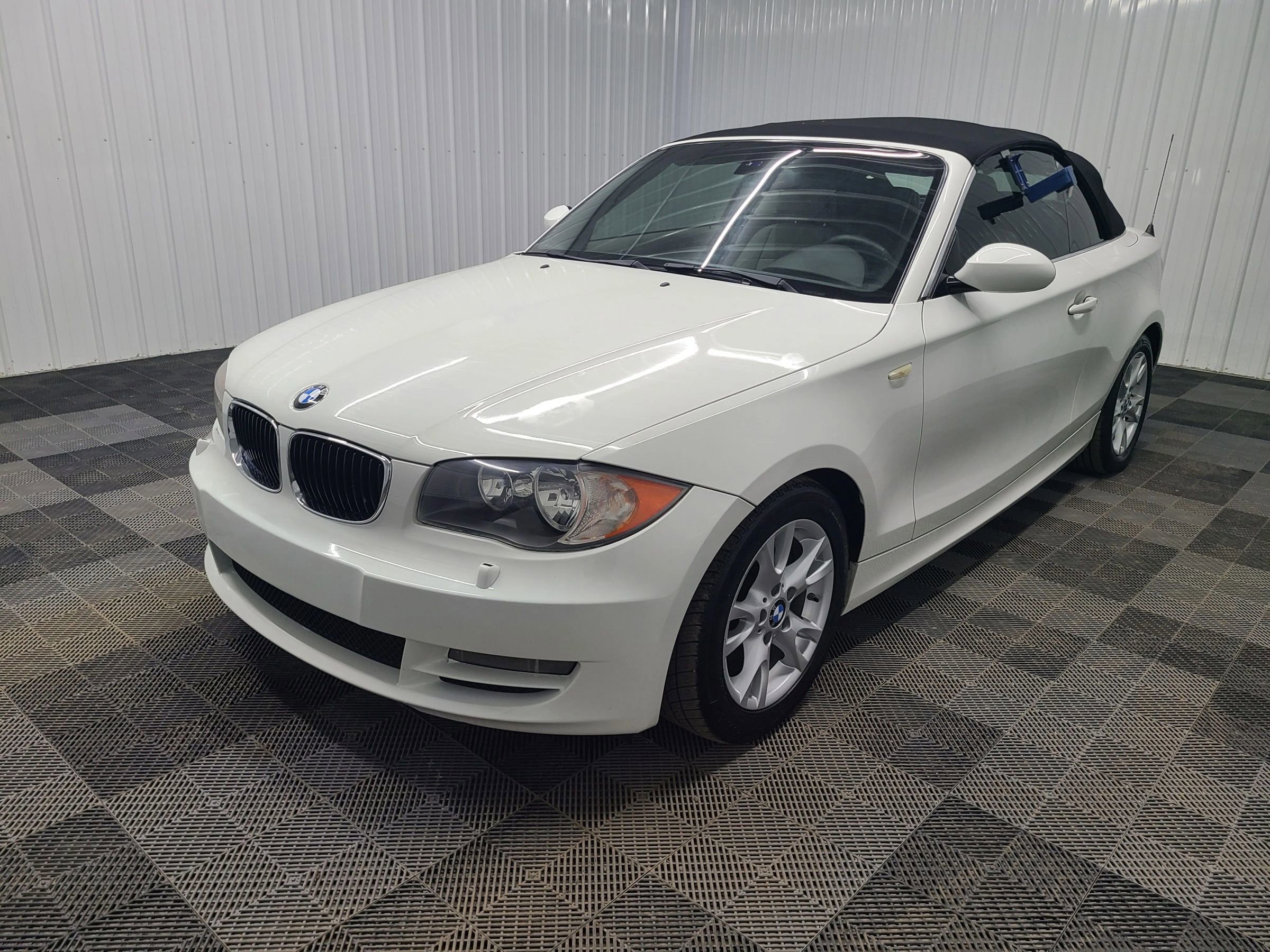 Used 2009 BMW 128i Convertible RWD image 7