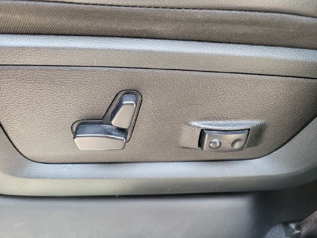 Used 2019 RAM 3500 Laramie AWD/4WD image 17