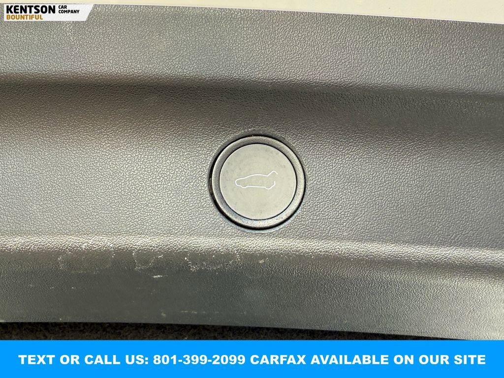 Used 2022 Tesla Model Y Long Range image 35