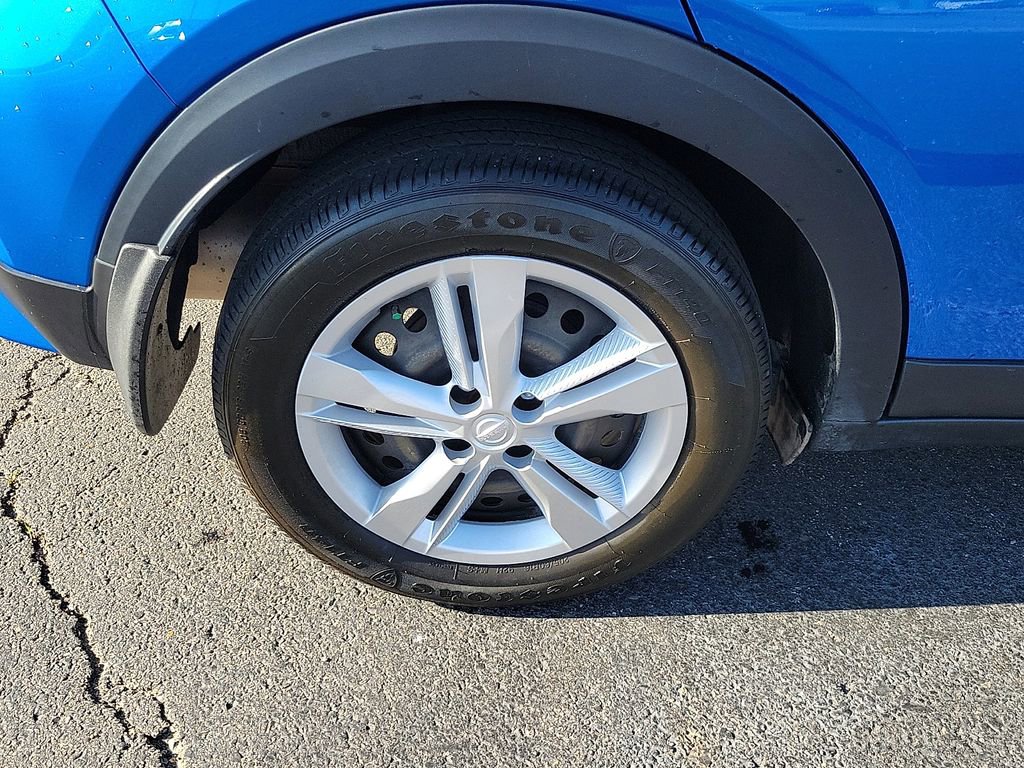 Used 2023 Nissan Kicks S FWD image 7