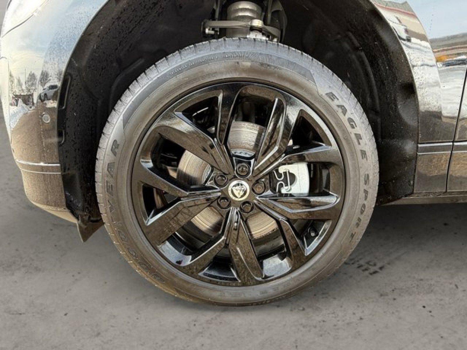 Used 2024 Jaguar I-PACE R-Dynamic HSE image 9