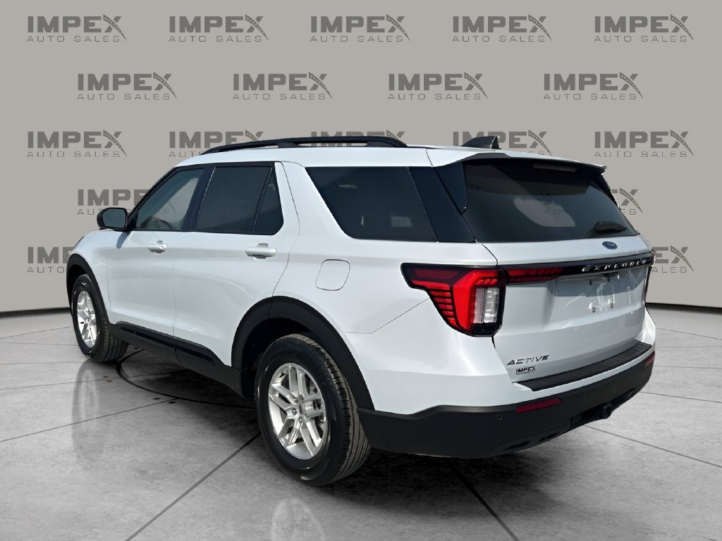 Used 2026 Ford Explorer Active RWD image 3