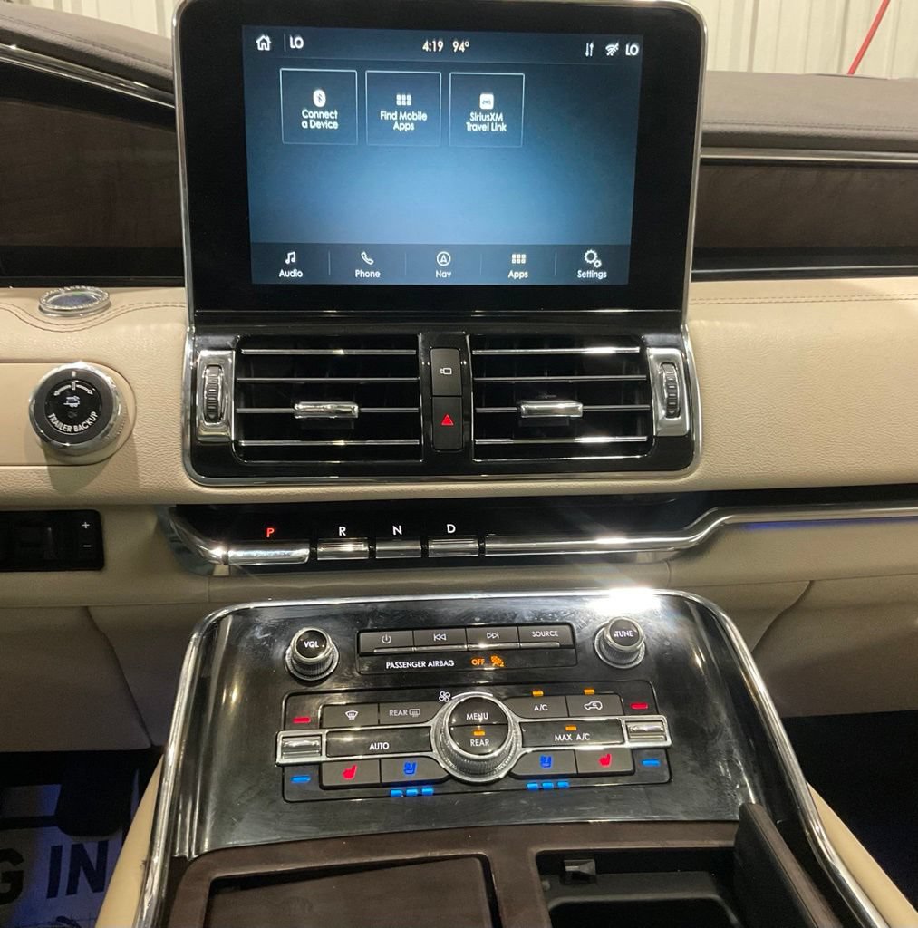 Used 2021 Lincoln Navigator Reserve w/ Luxury Package AWD/4WD image 20