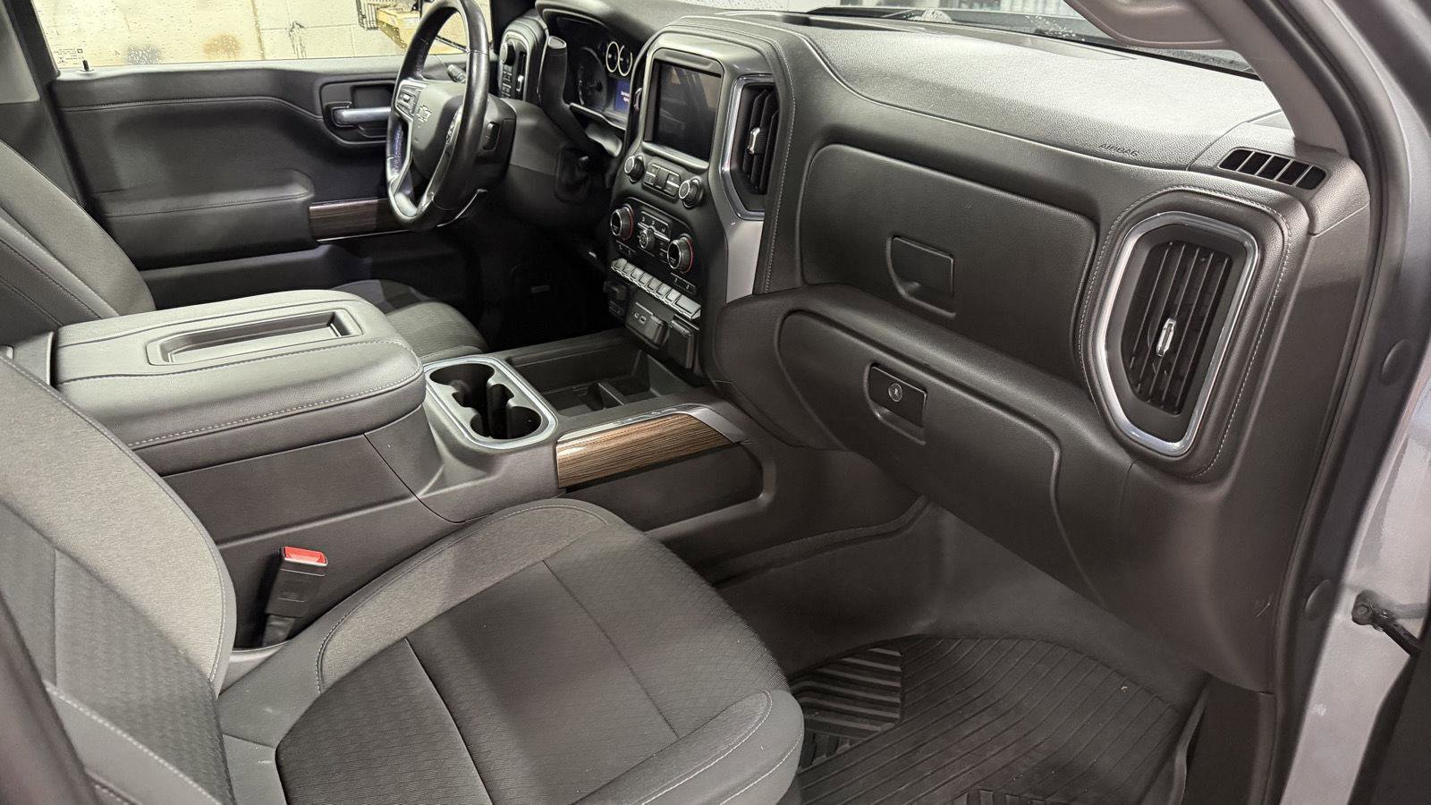 Used 2021 Chevrolet Silverado 1500 LT Trail Boss w/ Convenience Package II image 28