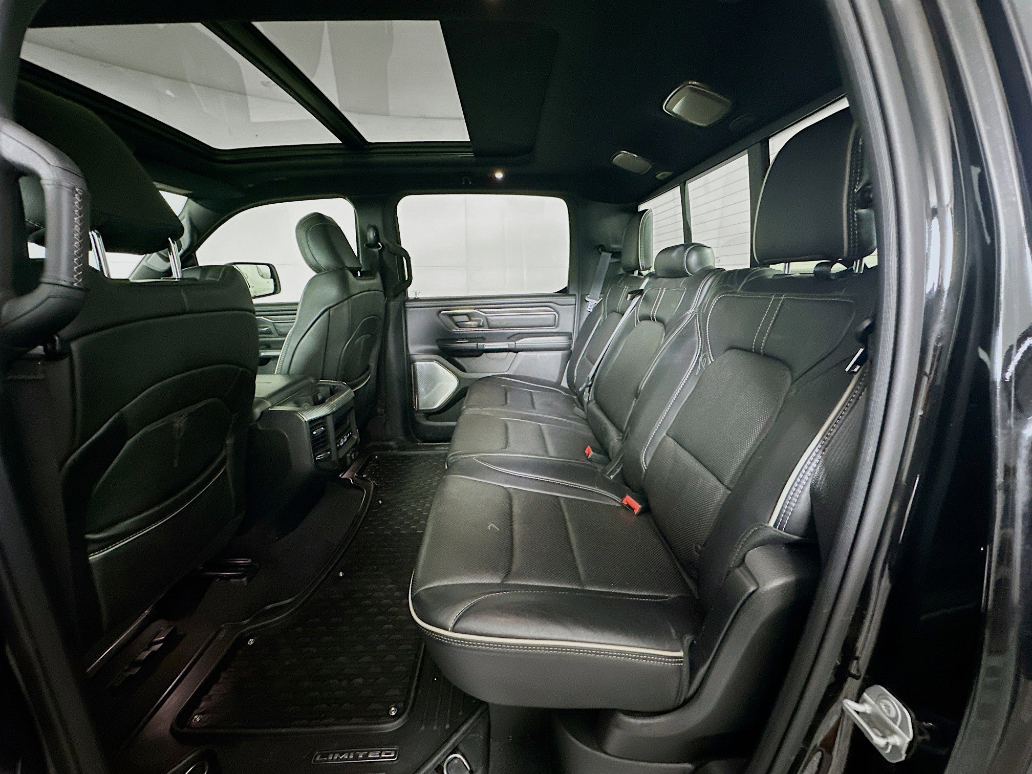 Used 2019 RAM 1500 Limited AWD/4WD image 29