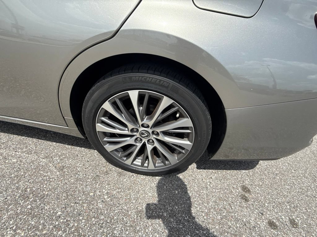 Used 2020 Lexus ES 350 w/ Premium Package FWD image 9