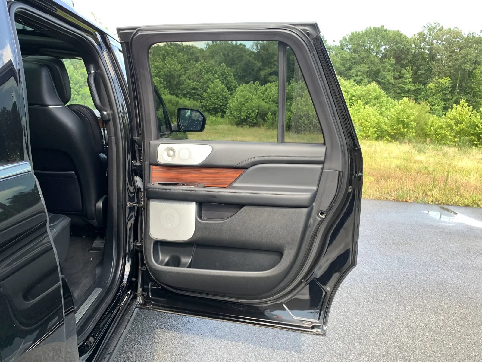 Used 2018 Lincoln Navigator L Reserve w/ Technology Package AWD/4WD image 24