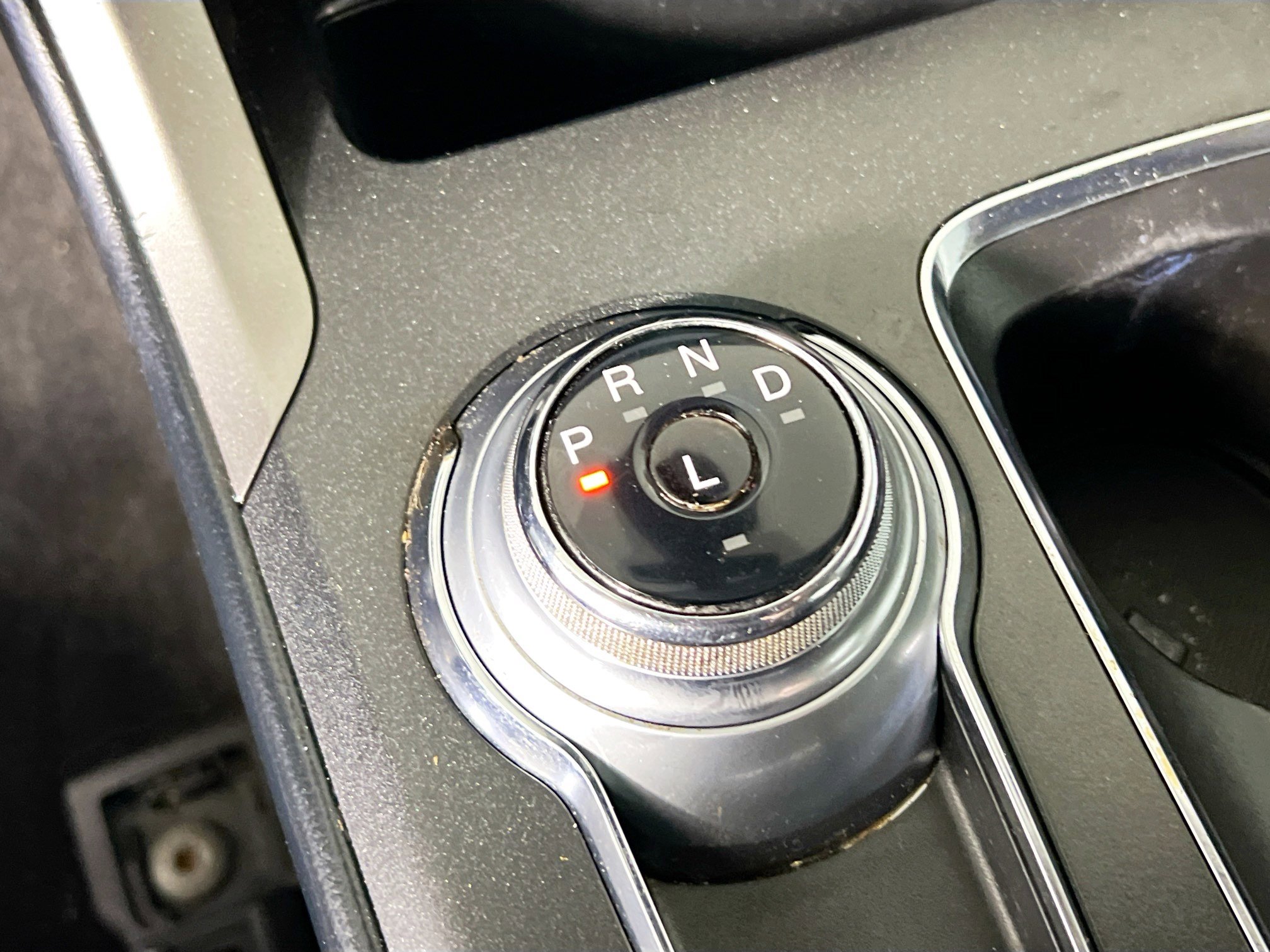 Used 2020 Ford Fusion SEL FWD image 25