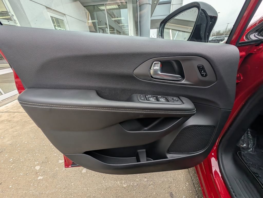 New 2026 Chrysler Pacifica Select w/ S Appearance Package image 38