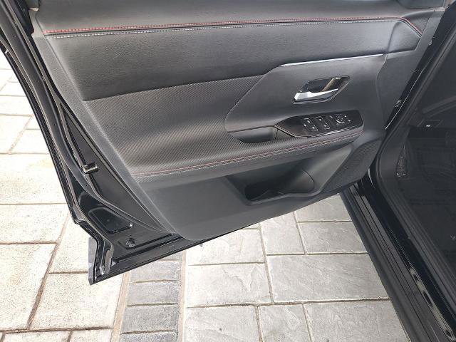 Certified 2025 Nissan Kicks SR FWD image 28