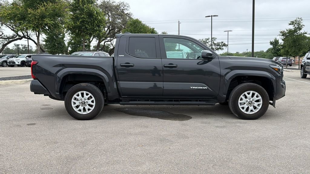 Certified 2025 Toyota Tacoma SR5 w/ SR5 Upgrade Package AWD/4WD image 4
