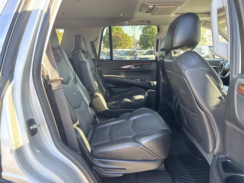 Used 2020 Cadillac Escalade Luxury image 21