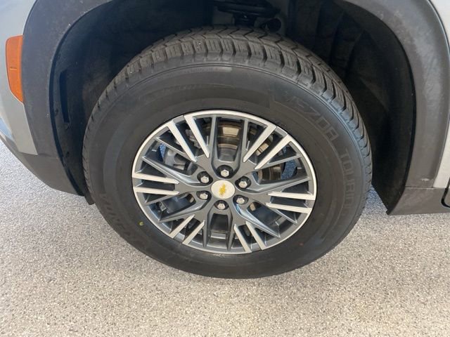 Used 2025 Chevrolet Traverse LT AWD/4WD image 11