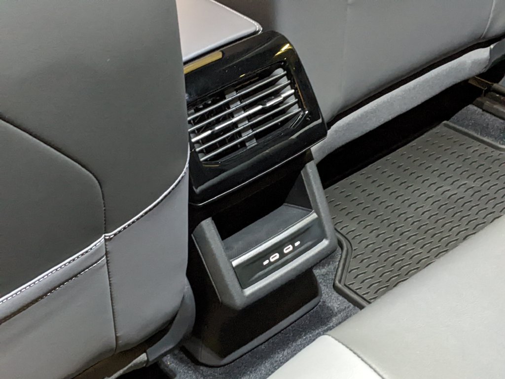New 2026 Volkswagen ID.4 Pro RWD image 24