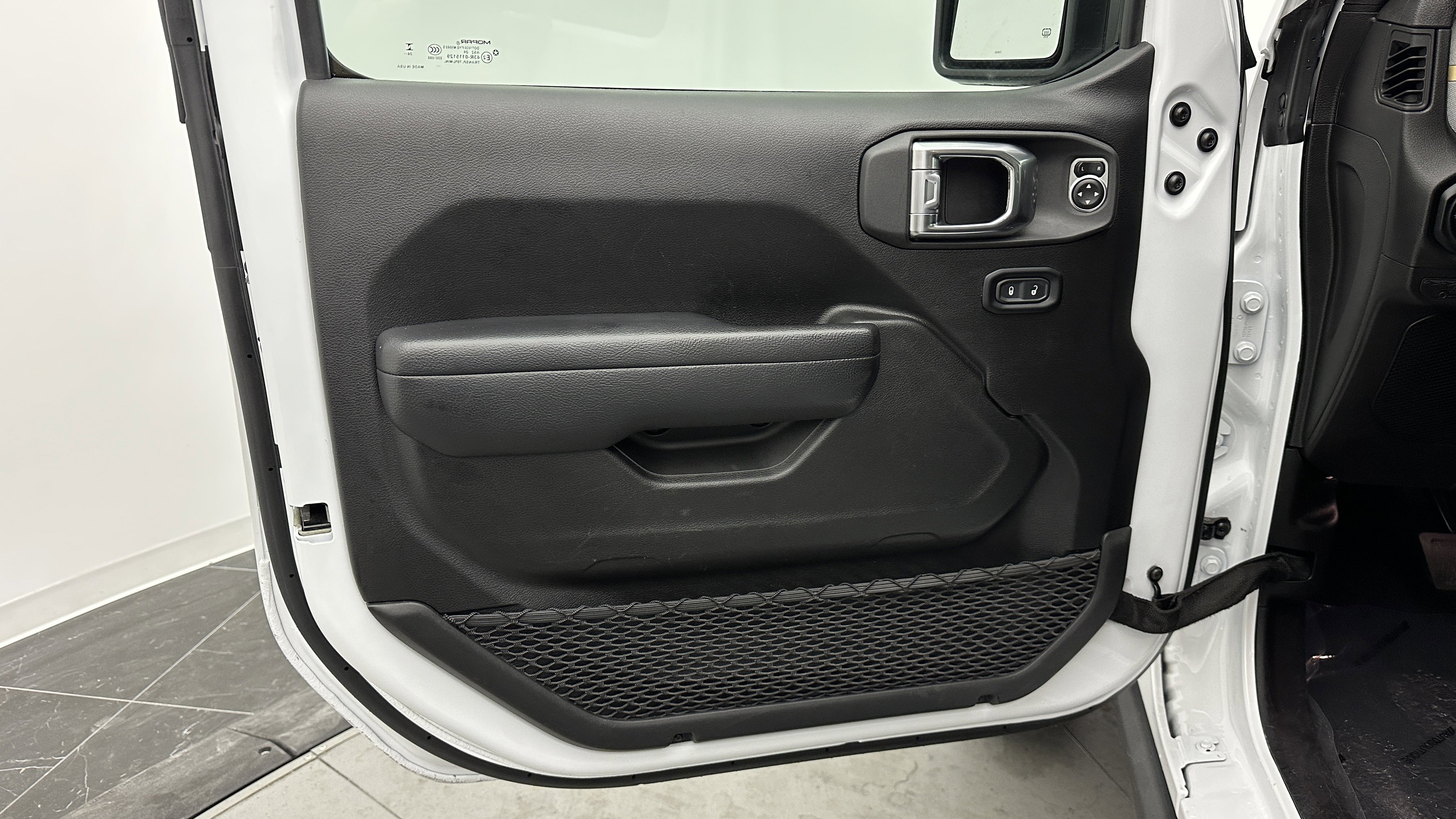 Used 2025 Jeep Wrangler Willys image 8