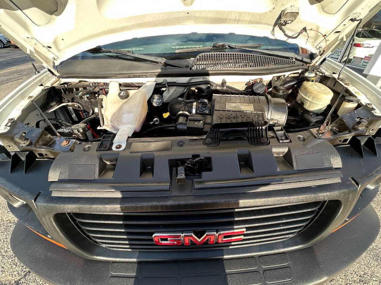 Used 2016 GMC Savana 3500 image 17