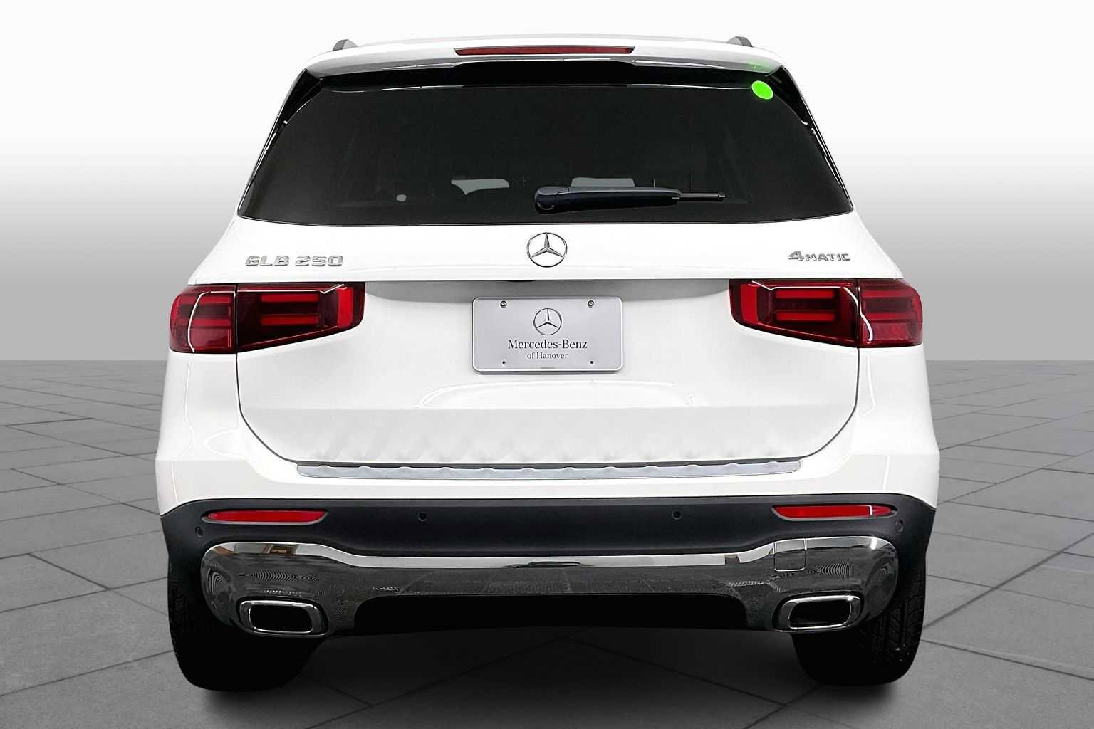 New 2025 Mercedes-Benz GLB 250 4MATIC image 5