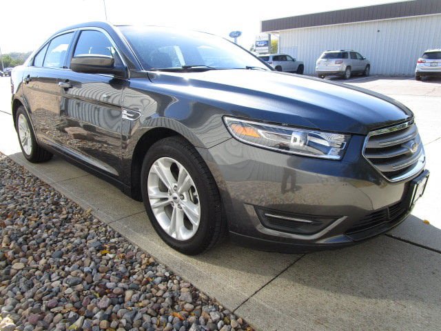 Used 2018 Ford Taurus SEL w/ Equipment Group 201A FWD image 3