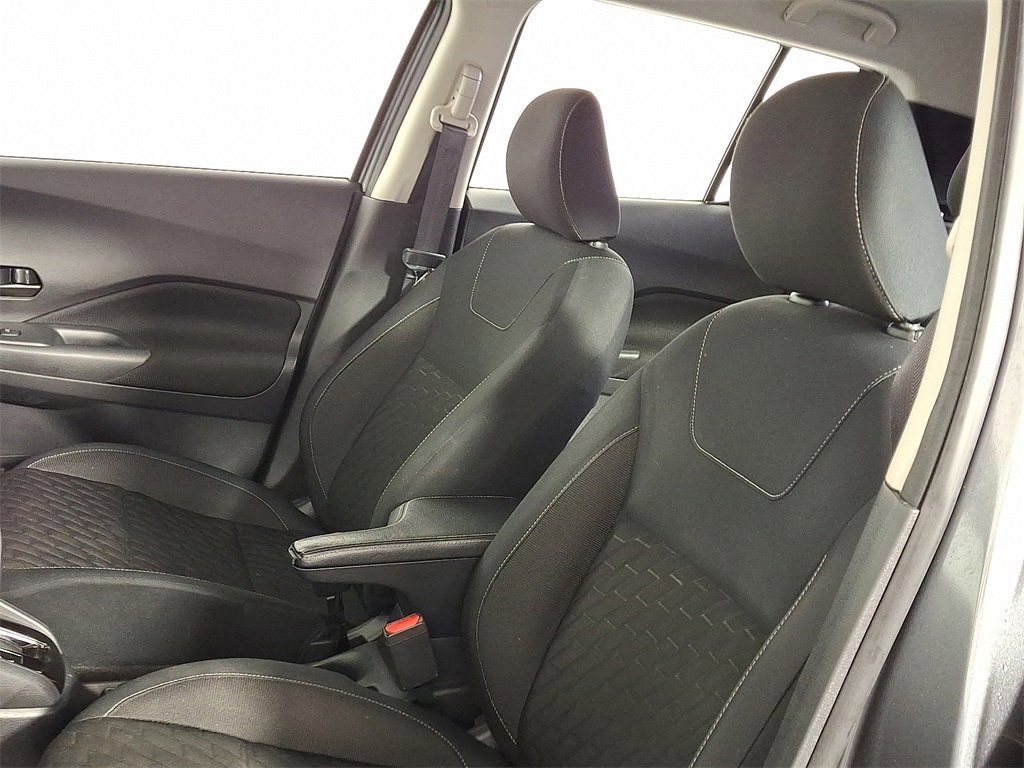 Used 2022 Nissan Kicks S image 17