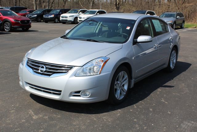 Used 2011 Nissan Altima 3.5 SR image 8