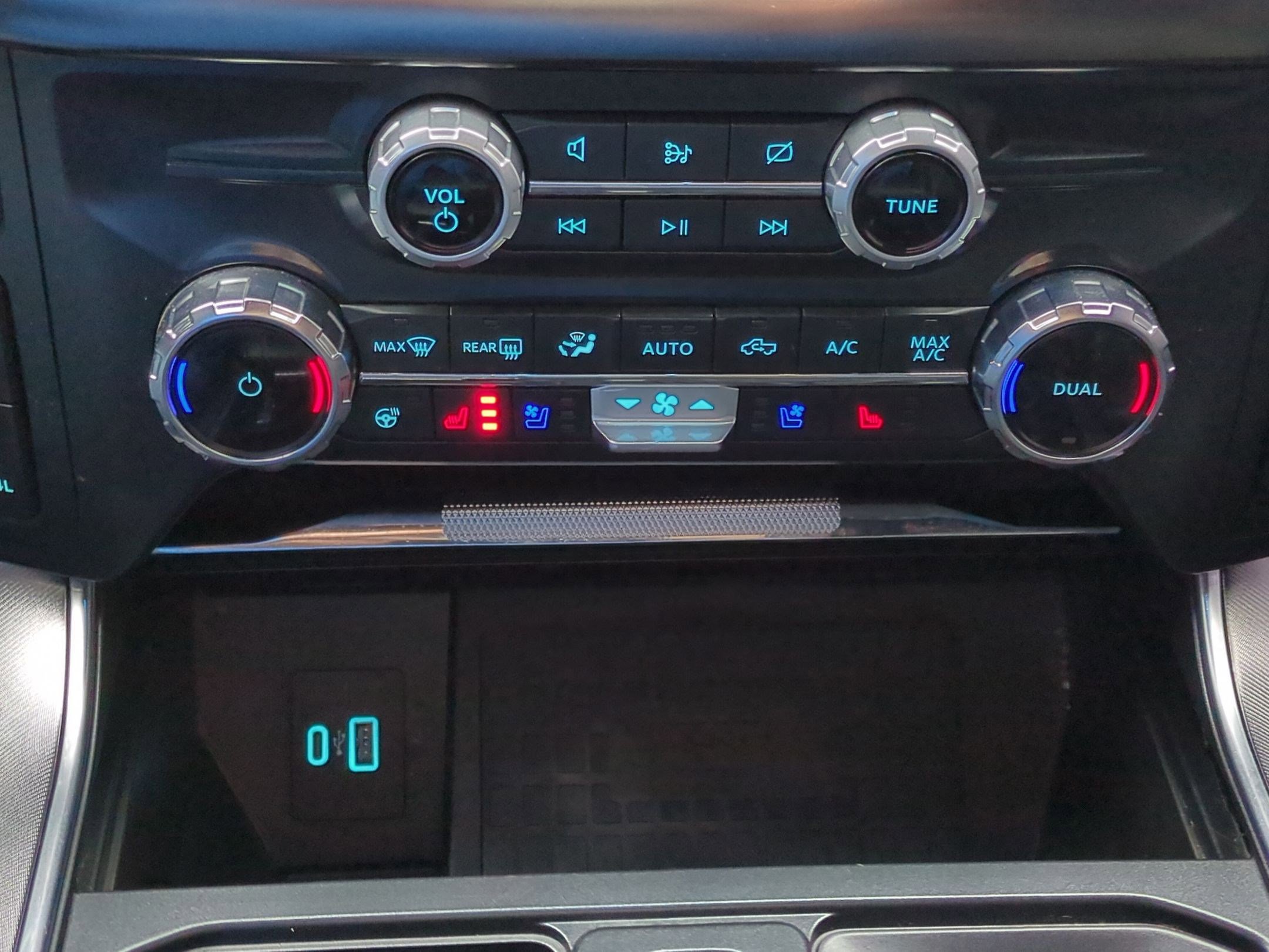 Used 2022 Ford F150 Platinum w/ Equipment Group 701A High image 25