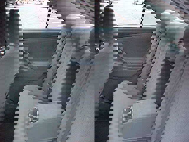 Used 2010 Toyota Camry LE image 9