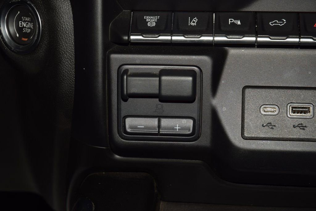 Used 2022 GMC Sierra 3500 Denali w/ Denali Ultimate Package image 33