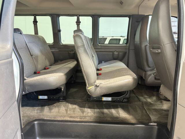 Used 2018 Chevrolet Express 3500 LT w/ LT Preferred Equipment Group RWD image 14