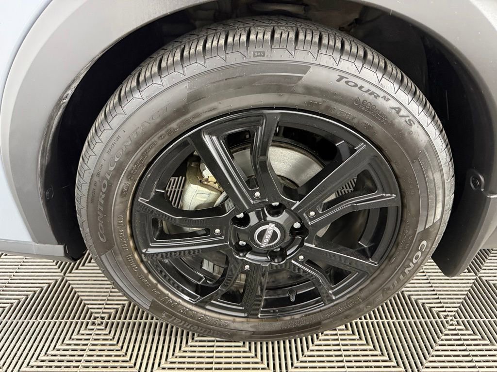 Used 2022 Nissan Kicks SR FWD image 12