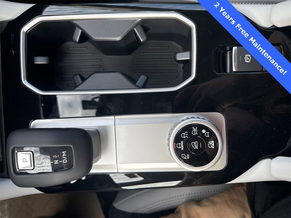 New 2025 Mitsubishi Outlander SE image 28