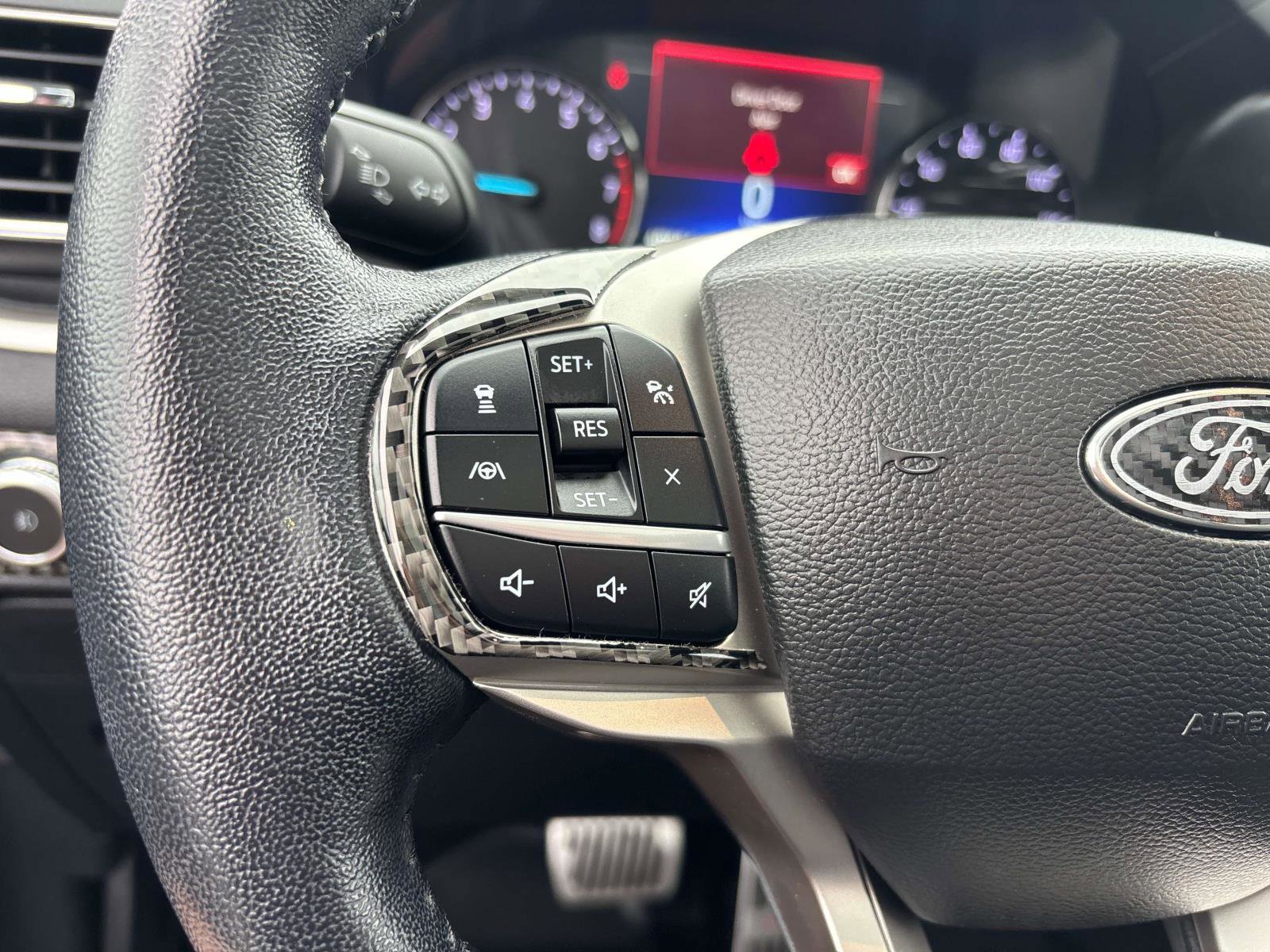 Used 2022 Ford Explorer XLT w/ Equipment Group 202A image 24