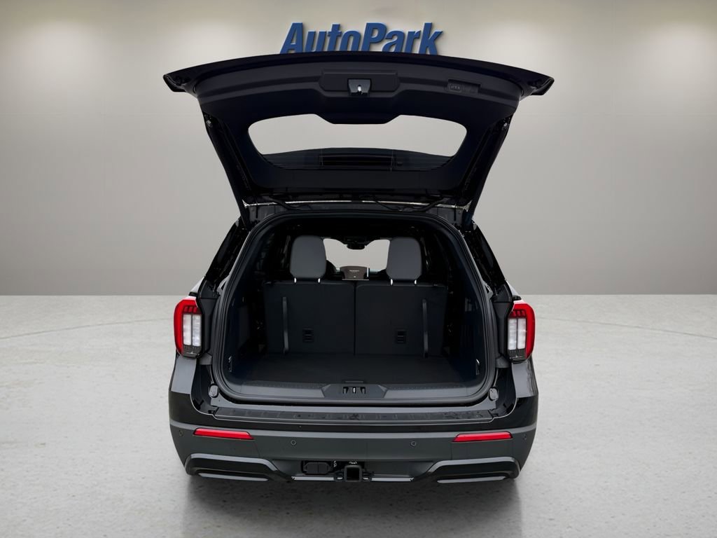 New 2026 Ford Explorer ST-Line w/ ST-Line Street Pack image 8