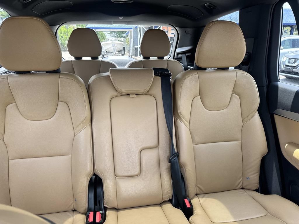 Used 2017 Volvo XC90 T6 Momentum w/ Vision Package AWD/4WD image 11
