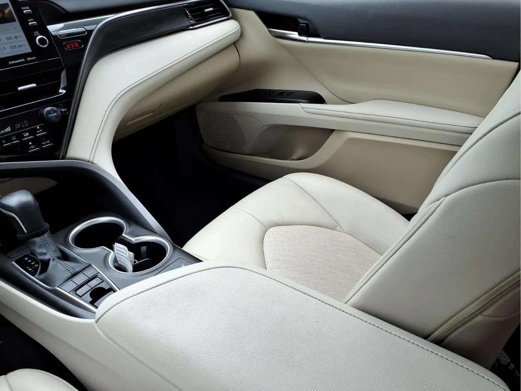 Used 2024 Toyota Camry XLE w/ Cold Weather Package FWD image 14