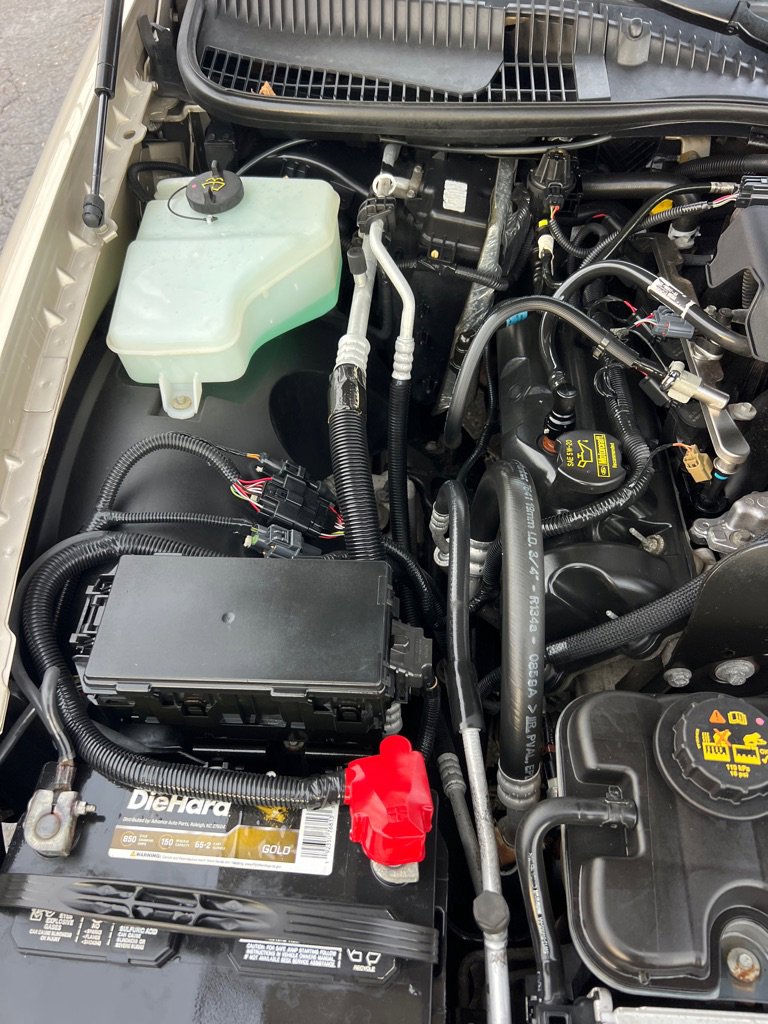 Used 2009 Lincoln Town Car Signature Limited image 39