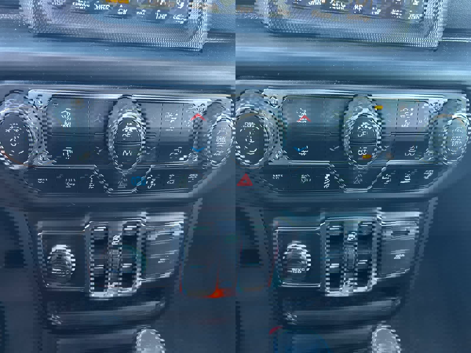 Used 2023 Jeep Wrangler Sahara w/ Safety Group image 39