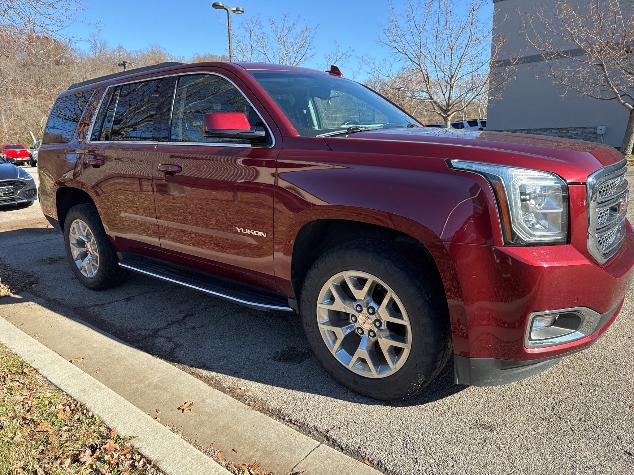 Used 2017 GMC Yukon SLT w/ HD Trailering Package image 3