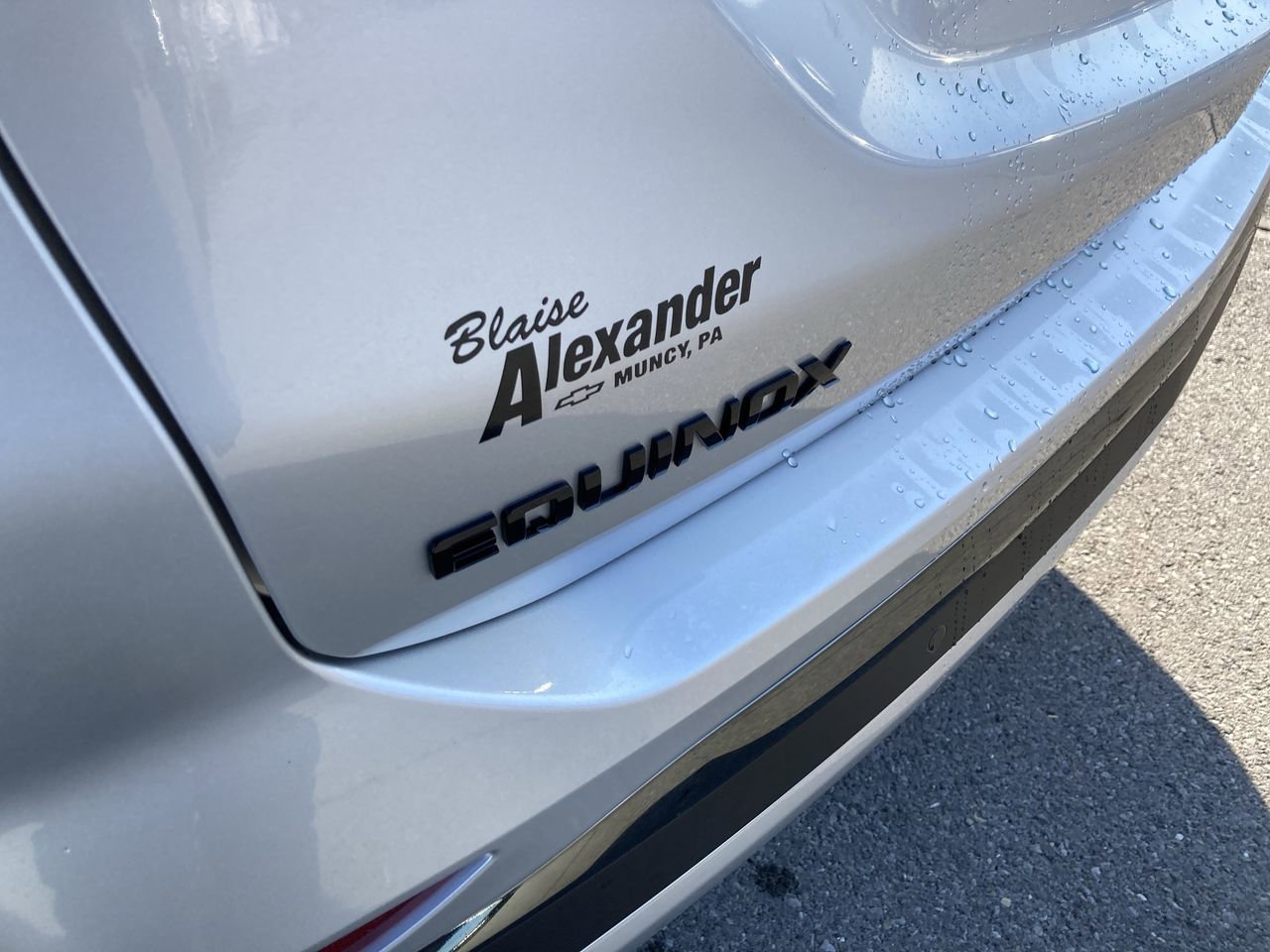 Used 2022 Chevrolet Equinox RS w/ LPO, Floor Liner Package AWD/4WD image 11