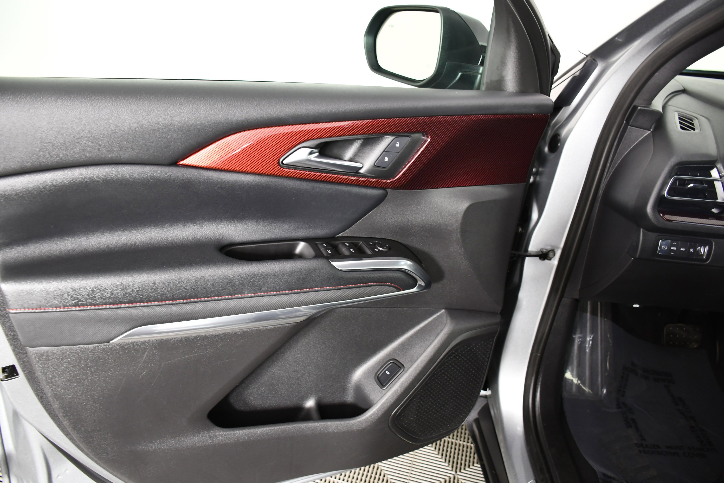 Used 2025 Chevrolet Traverse Z71 image 34