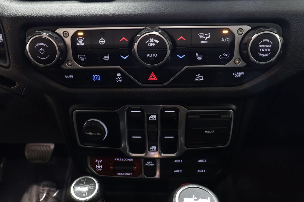 Used 2024 Jeep Wrangler Unlimited AWD/4WD image 11