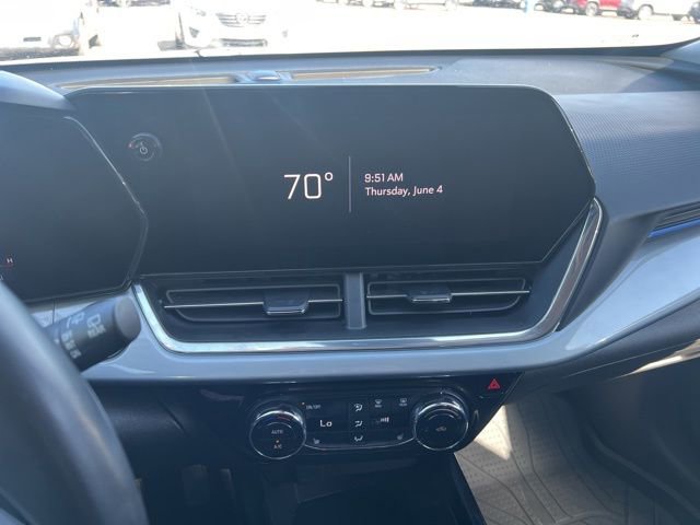 Used 2024 Chevrolet Trax LT w/ LT Convenience Package FWD image 12
