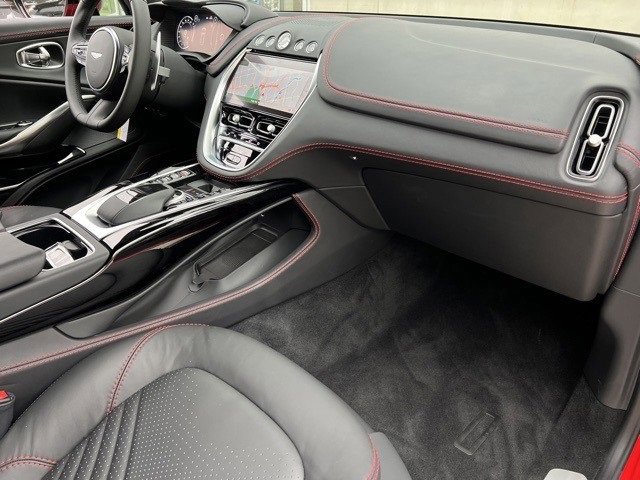 Used 2023 Aston Martin DBX image 18