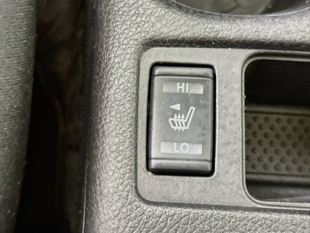 Used 2018 Nissan Rogue SL w/ Premium Package AWD/4WD image 11