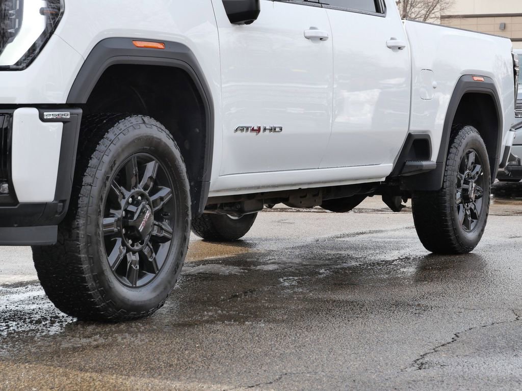 Used 2025 GMC Sierra 2500 AT4 image 5