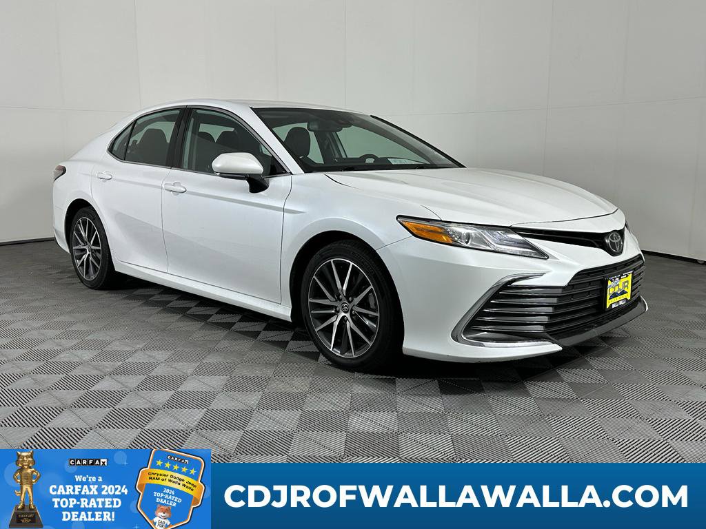 Used 2024 Toyota Camry XLE w/ Cold Weather Package
